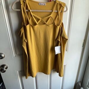 89 th Madison cut out off shoulder top